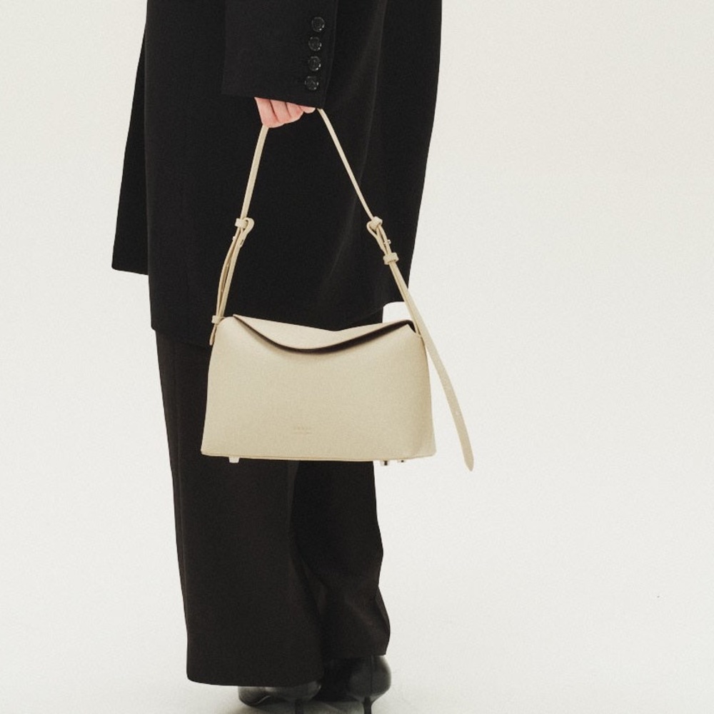 FREJA NYC Hudson Bag in Oat